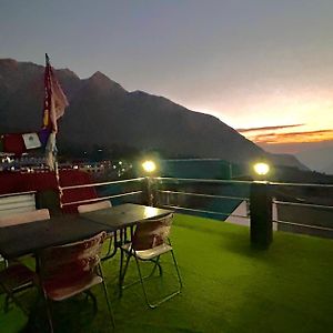 Lama Hotel - Cafe De Himalaya